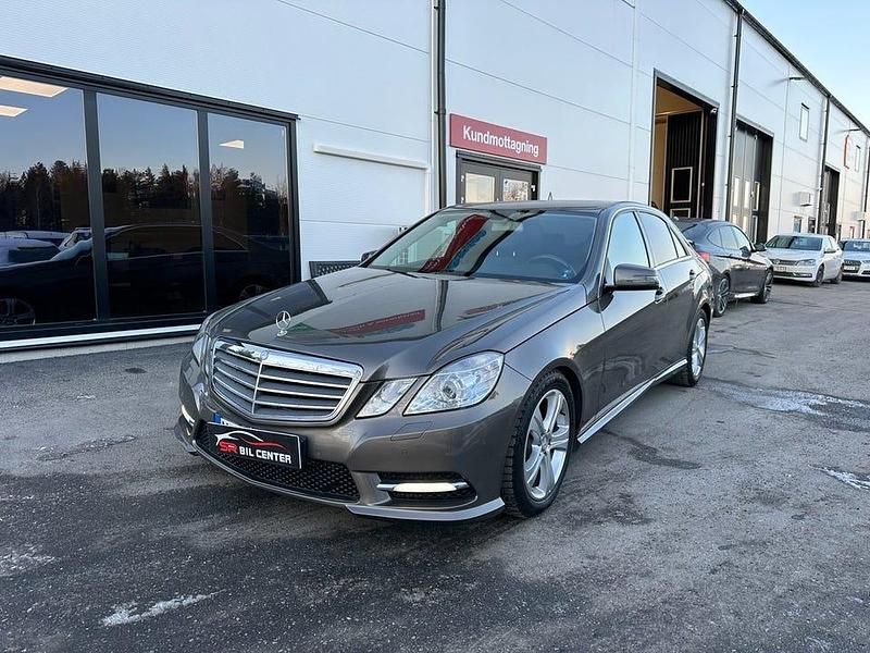 Begagnad Mercedes E220 Classic 170 HK (125 kW) 2013 Grå