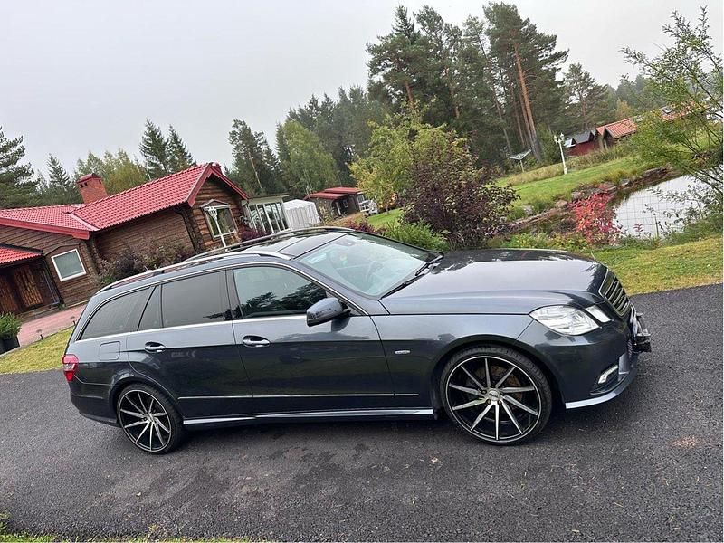 Grå Begagnad 2010 Mercedes E250 AMG Kombi | 89 000 kr (Bra pris) - Bild 1/4