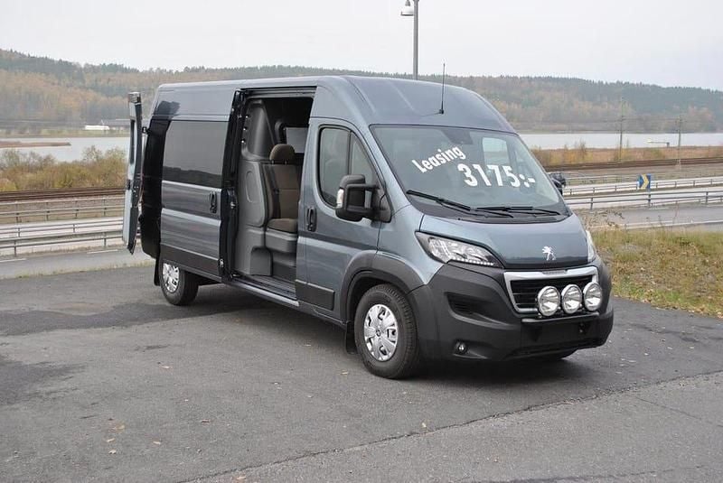 Ny Peugeot Boxer 165 HK (121 kW) 2025 Grå metallic Van