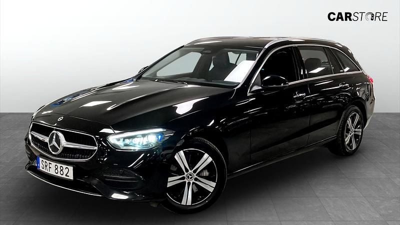 Svart Begagnad 2024 Mercedes C300e | 399 900 kr - Bild 1/4
