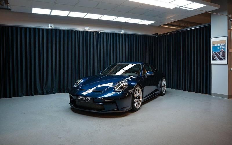 Mörkblå (blå) Begagnad 2024 Porsche 911 GT3 Sportkupé | 2 450 000 kr (Bra pris) - Bild 1/4