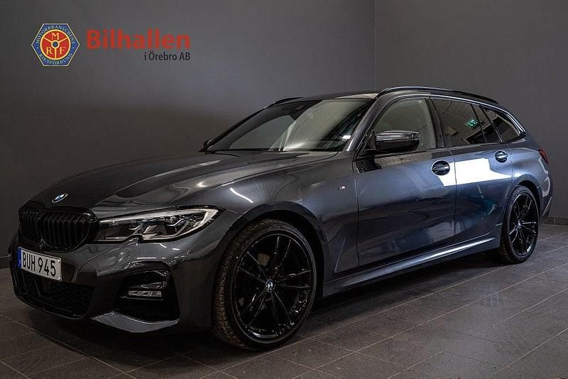 Grå Begagnad 2021 BMW 320 M Sport Kombi | 339 900 kr (Lite dyr) - Bild 1/4