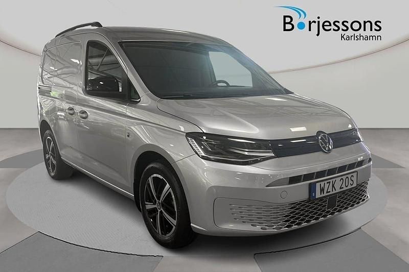 Silver Begagnad 2023 VW Caddy Minibuss | 289 000 kr (Dyr) - Bild 1/4