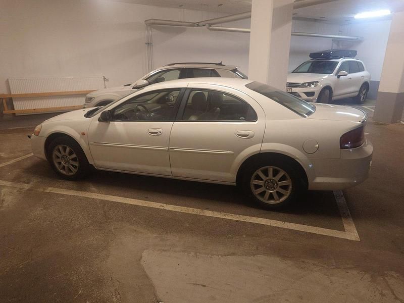 Vit Begagnad 2005 Chrysler Sebring Sedan | 28 000 kr - Bild 1/4