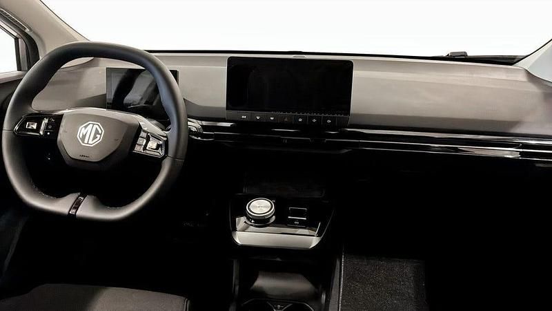 Begagnad MG MG4 EV 125 kW (170 HK) 2024 Vit Halvkombi
