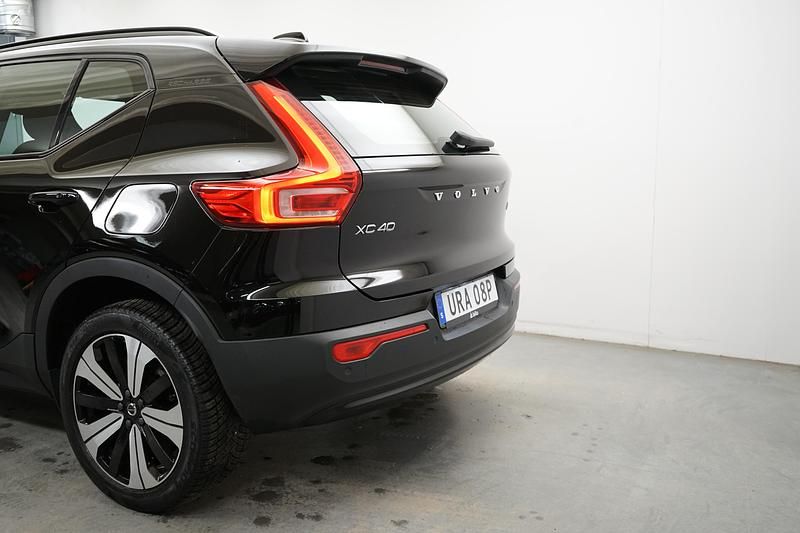 Begagnad Volvo XC40 Single Motor 175 kW (238 HK) 2023 Svart SUV