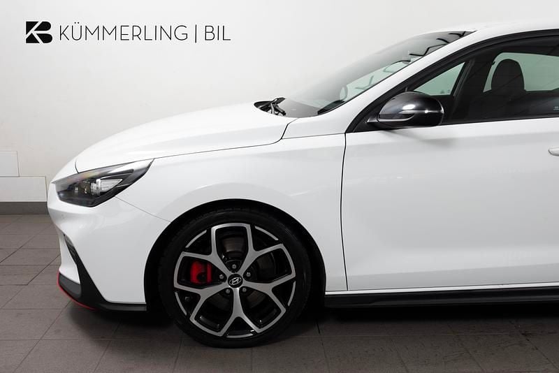 Begagnad Hyundai i30 N Line 250 HK (183 kW) 2019 Vit Halvkombi