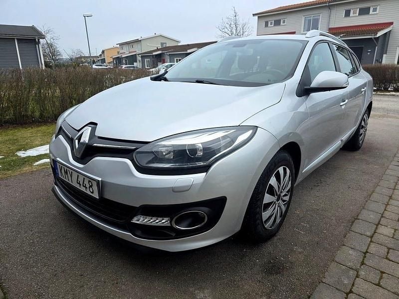 Silvermetallic Begagnad 2014 Renault Mégane III | 47 000 kr (Bra pris) - Bild 1/4