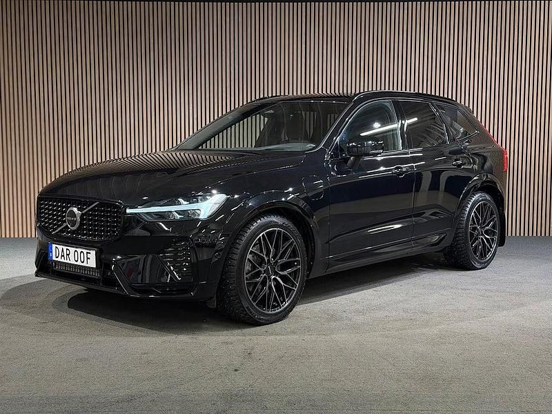 Begagnad Volvo XC60 R-Design 310 HK (228 kW) 2022 Svart SUV