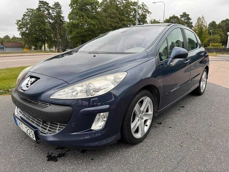 Mörkblå Begagnad 2008 Peugeot 308 Halvkombi | 54 900 kr (Marknadspris) - Bild 1/4