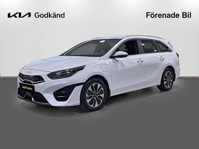 Vit Begagnad 2024 Kia Ceed Sportswagon Advance Kombi | 289 000 kr (Lite dyr) - Bild 1/4