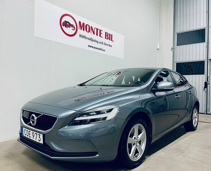 Grå Begagnad 2017 Volvo V40 Momentum Kombi | 169 900 kr (Lite dyr) - Bild 1/4