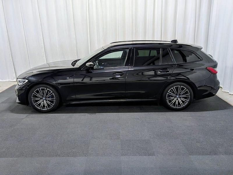 Begagnad BMW 320 M Sport 190 HK (139 kW) 2019 Svart Kombi