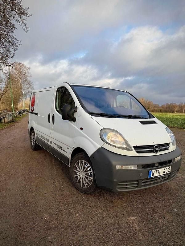 Begagnad Opel Vivaro 82 HK (60 kW) 2005 Minibuss