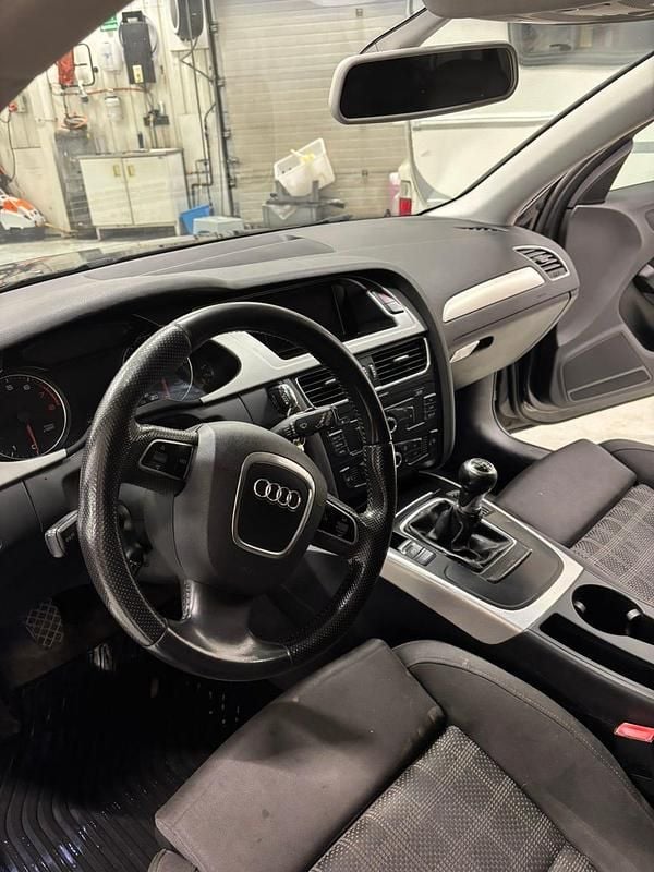 Begagnad Audi A4 160 HK (117 kW) 2009 Glittrig mörkgrå Kombi