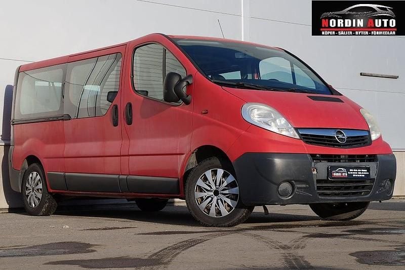 Begagnad Opel Vivaro 114 HK (83 kW) 2009 Röd Minibuss