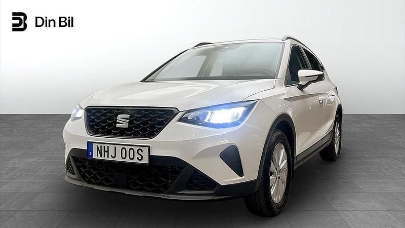Vit Begagnad 2022 Seat Arona Style SUV | 193 900 kr (Marknadspris) - Bild 1/4