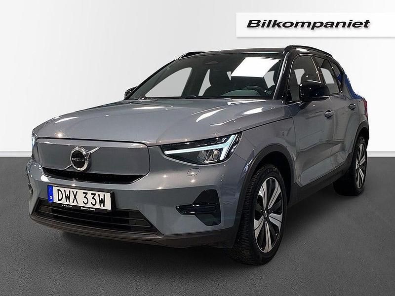 Grå Begagnad 2022 Volvo XC40 Core SUV | 349 900 kr - Bild 1/4