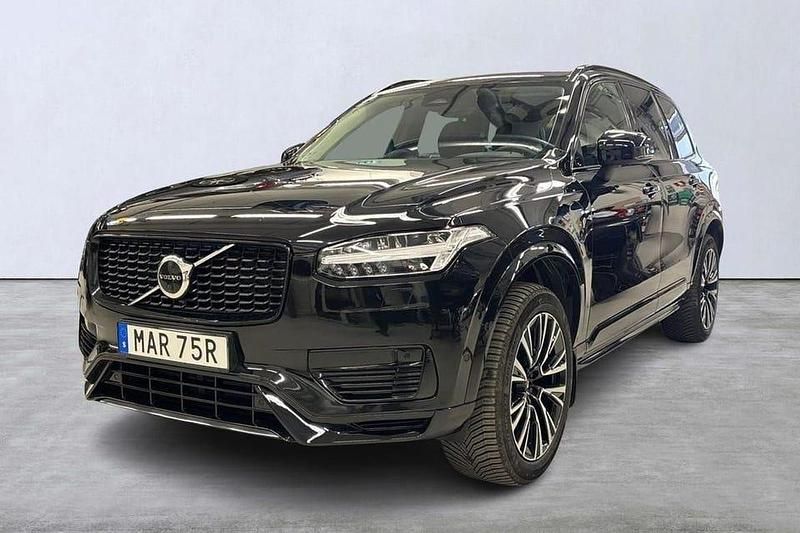 Svart Begagnad 2023 Volvo XC90 Plus SUV | 539 500 kr - Bild 1/4