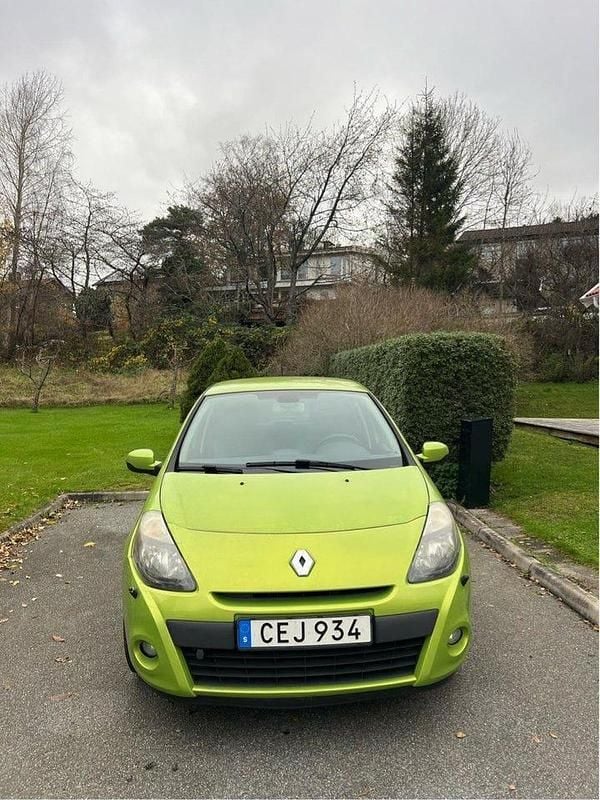 Begagnad 2011 Renault Clio R.S. Halvkombi | 34 500 kr (Bra pris) - Bild 1/4
