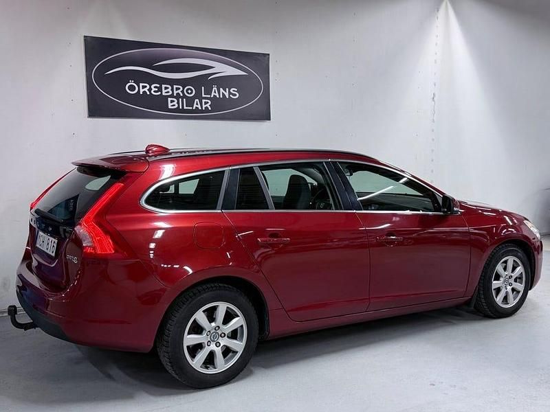 Begagnad Volvo V60 116 HK (85 kW) 2012 Röd Kombi