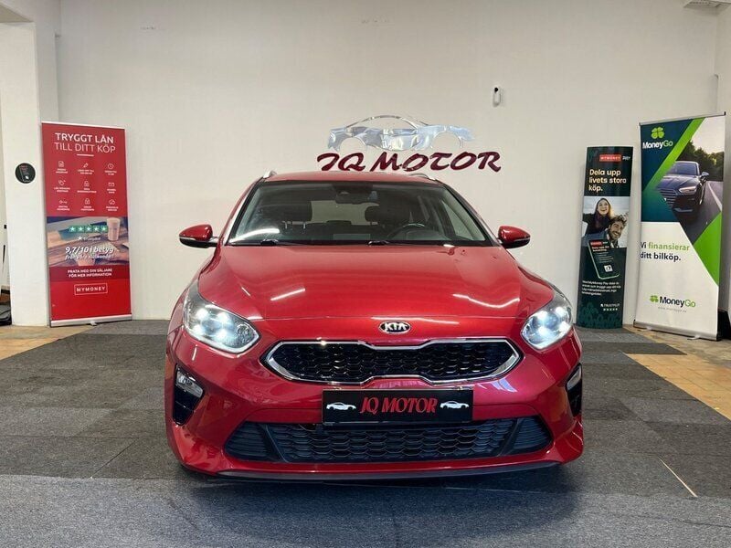 Röd Begagnad 2018 Kia Ceed Sportswagon Kombi | 159 900 kr (Marknadspris) - Bild 1/4
