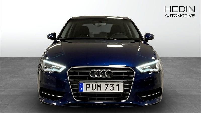 Begagnad Audi A3 Attraction 110 HK (80 kW) 2016 Blå