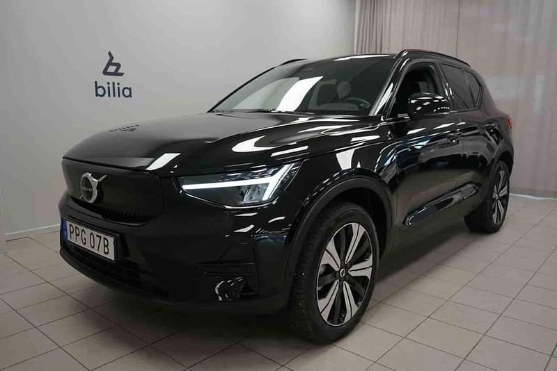 Svart Begagnad 2023 Volvo XC40 SUV | 349 900 kr - Bild 1/1