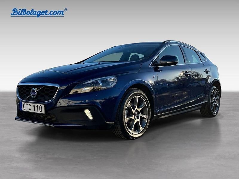 Blå Begagnad 2015 Volvo V40 CC Business Edition Kombi | 159 900 kr (Marknadspris) - Bild 1/4