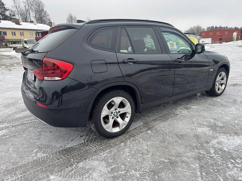 Begagnad BMW X1 204 HK (150 kW) 2010 Svart SUV