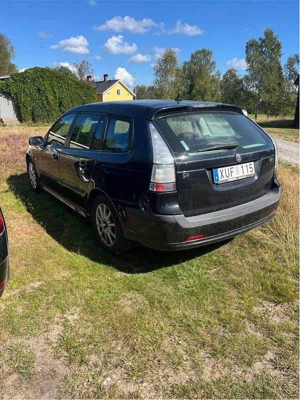 Svart Begagnad 2006 Saab 9-3 Linear Kombi | 35 000 kr (Marknadspris) - Bild 1/4
