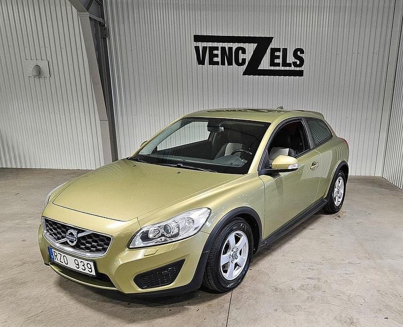 Grön Begagnad 2010 Volvo C30 Halvkombi | 69 000 kr (Marknadspris) - Bild 1/4
