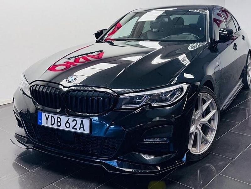 Begagnad 2021 BMW 330 M Sport Sedan | 389 500 kr - Bild 1/4