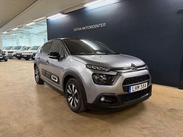 Grå Begagnad 2024 Citroën C3 PureTech Halvkombi | 202 900 kr (Lite dyr) - Bild 1/4
