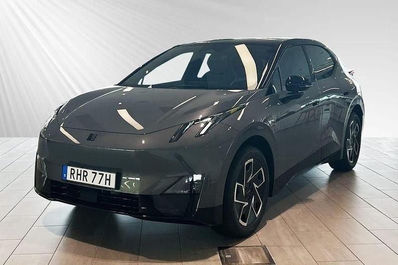 Grå Ny 2025 Lynk & Co 02 SUV | 429 995 kr (Bra pris) - Bild 1/4