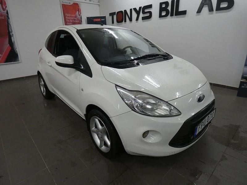 Vit Begagnad 2010 Ford Ka Titanium Halvkombi | 19 900 kr (Marknadspris) - Bild 1/4