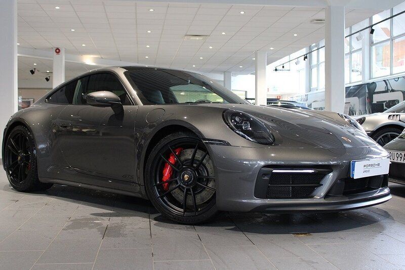 Mörkgrå (agate grey metallic) Begagnad 2022 Porsche 911 Carrera 4 GTS Sportkupé | 1 645 000 kr (Bra pris) - Bild 1/4