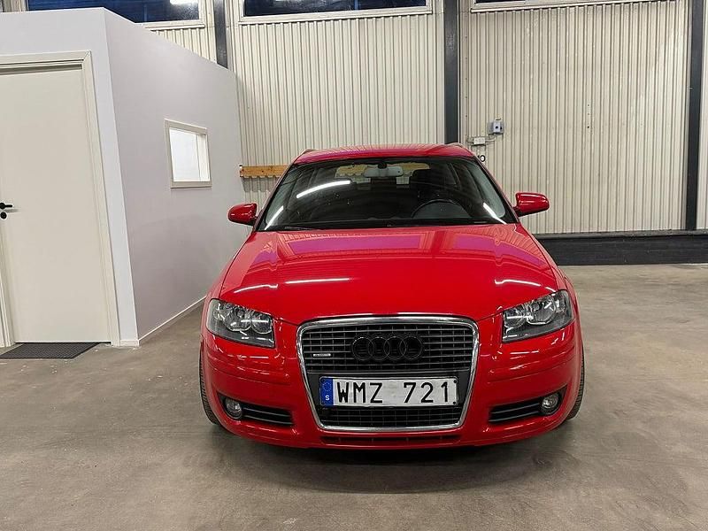 Begagnad Audi A3 Sportback 250 HK (183 kW) 2005 Röd Halvkombi
