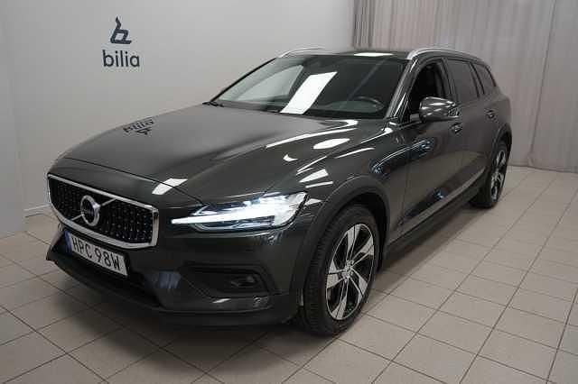 Begagnad Volvo V60 CC 197 HK (144 kW) 2022 Kombi