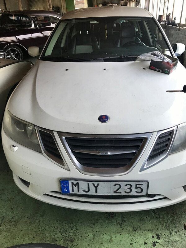 Grå Begagnad 2008 Saab 9-3 Vector Kombi | 12 500 kr (Bra pris) - Bild 1/3