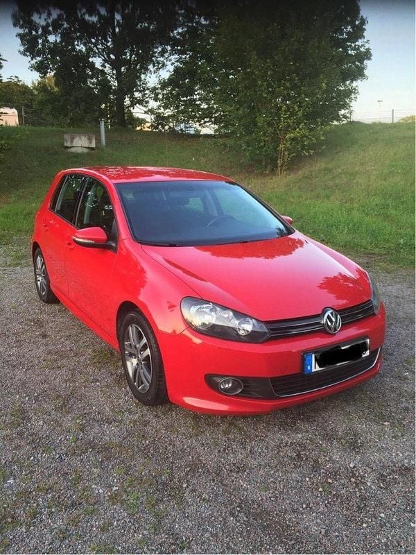 Röd Begagnad 2013 VW Golf VII Halvkombi | 57 500 kr (Bra pris) - Bild 1/4