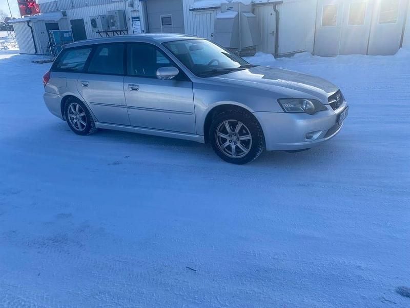 Begagnad Subaru Legacy 165 HK (121 kW) 2005 Kombi