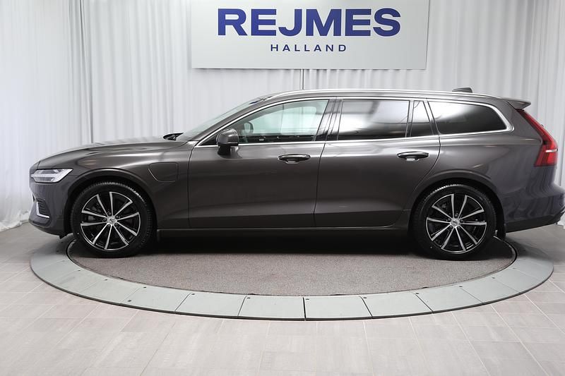 Begagnad Volvo V60 Plus 355 HK (261 kW) 2024 Grå Kombi