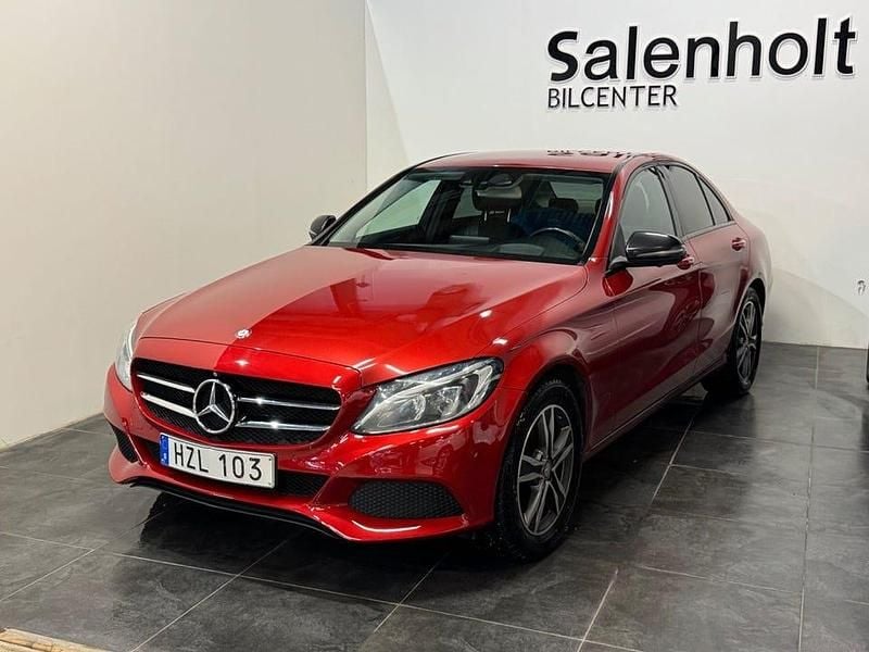 Begagnad Mercedes C220 Avantgarde 170 HK (125 kW) 2015 Röd Sedan