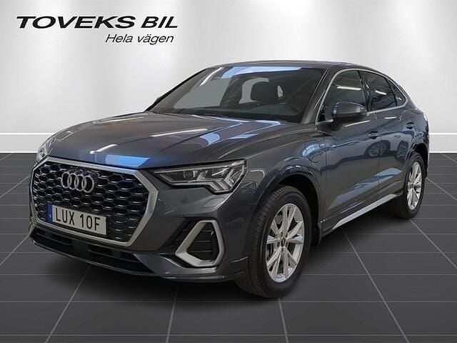 Daytonagrå pärleffekt Begagnad 2023 Audi Q3 Sportback S-Line SUV | 399 900 kr (Bra pris) - Bild 1/4
