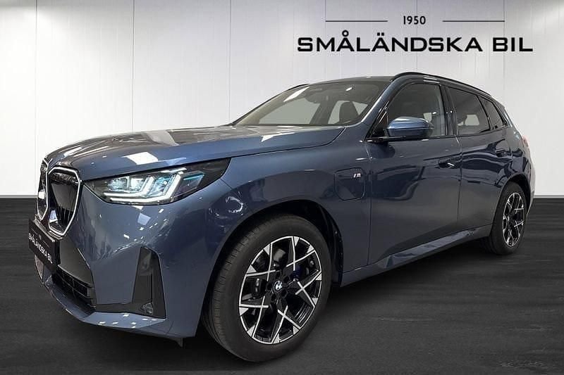 Blå Begagnad 2025 BMW X3 Comfort Edition SUV | 769 000 kr - Bild 1/4