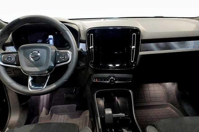 Begagnad Volvo XC40 Single Motor Extended Range 188 kW (256 HK) 2024 Svart SUV