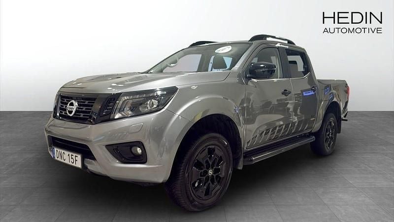 Grå Begagnad 2019 Nissan Navara N-Guard Pickup | 299 500 kr (Marknadspris) - Bild 1/4