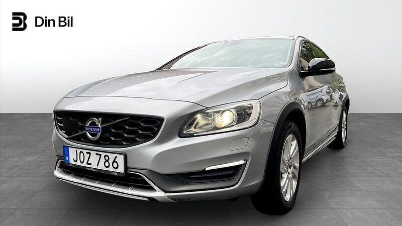 Silver Begagnad 2016 Volvo V60 CC Kombi | 169 900 kr (Superpris) - Bild 1/4