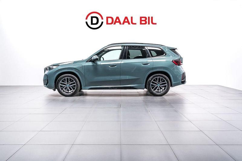 Grön Begagnad 2023 BMW X1 M Sport SUV | 459 700 kr (Marknadspris) - Bild 1/4